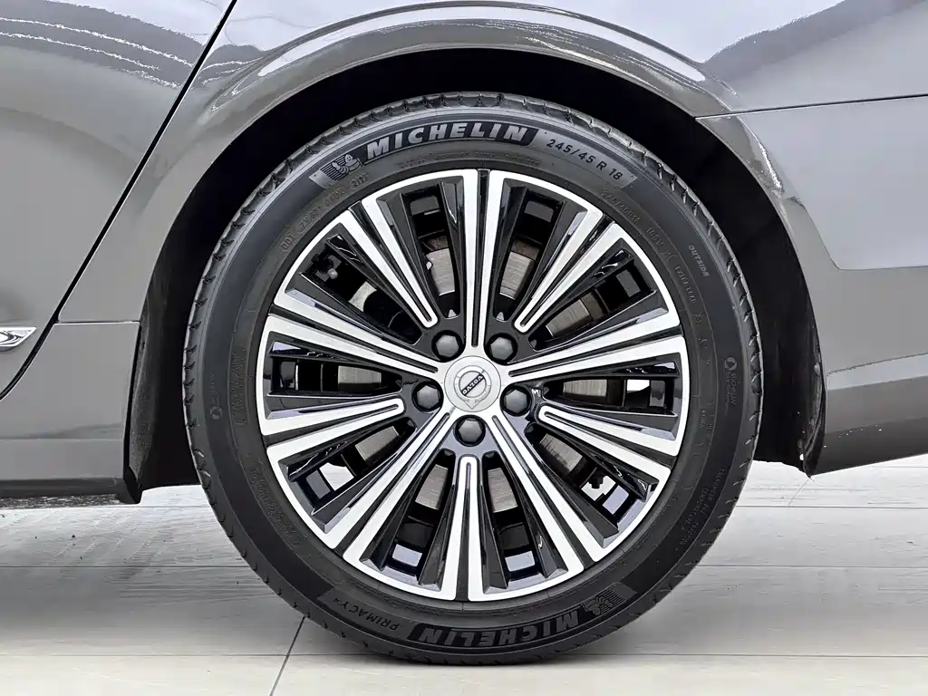 Volvo S90 2021 B5 Zhiyi Luxury Edition купить на сайте DeffCars