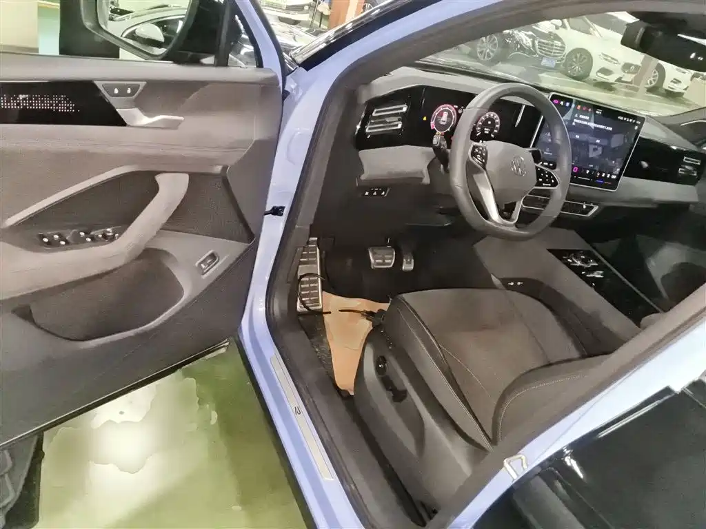 Tiguan L 2024 PRO 330TSI 2WD R-Line Zhizun Edition купить на сайте DeffCars
