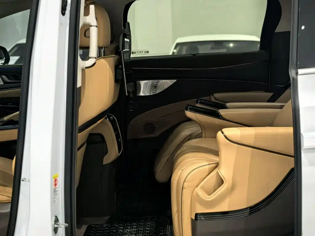 Denza D9 2022 DM-i 970 four-wheel drive flagship model купить на сайте DeffCars