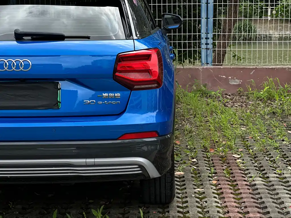 Audi Q2L e-tron 2019 Q2L e-tron pure electric smart cool model купить на сайте DeffCars