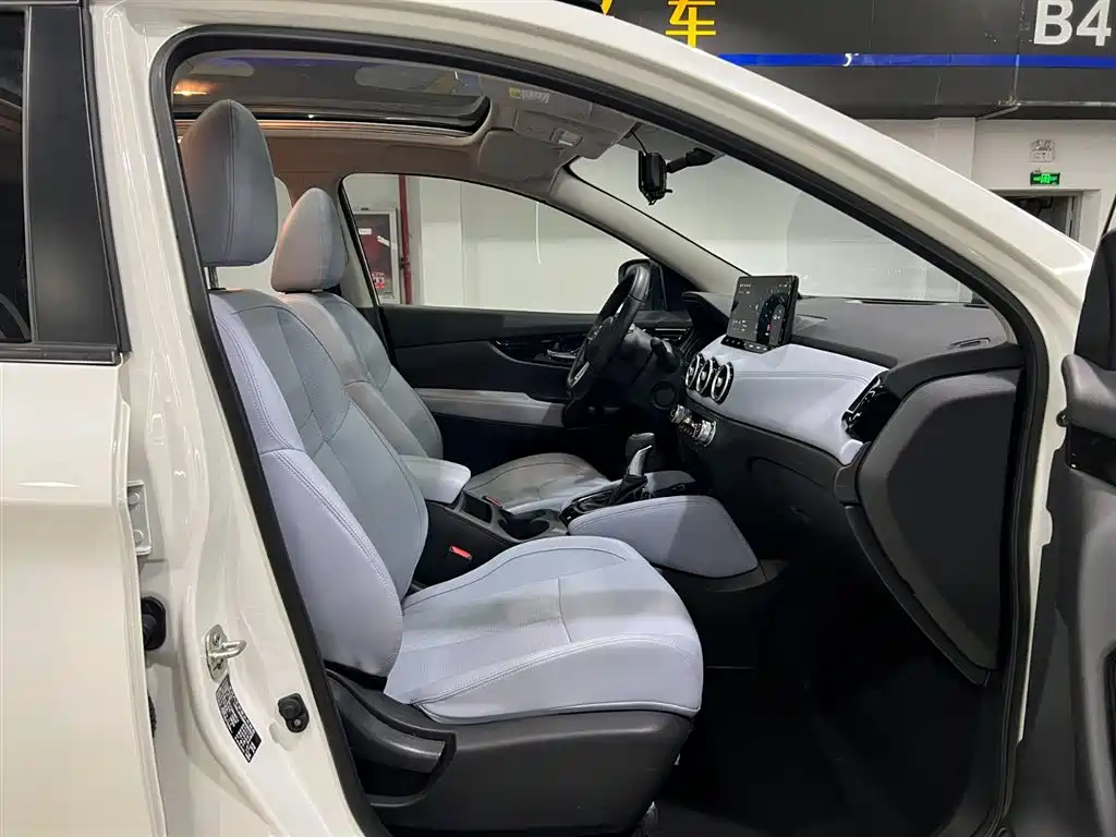 Qashqai 2025 Honor 2.0L CVT XV+ Leading Edition купить на сайте DeffCars