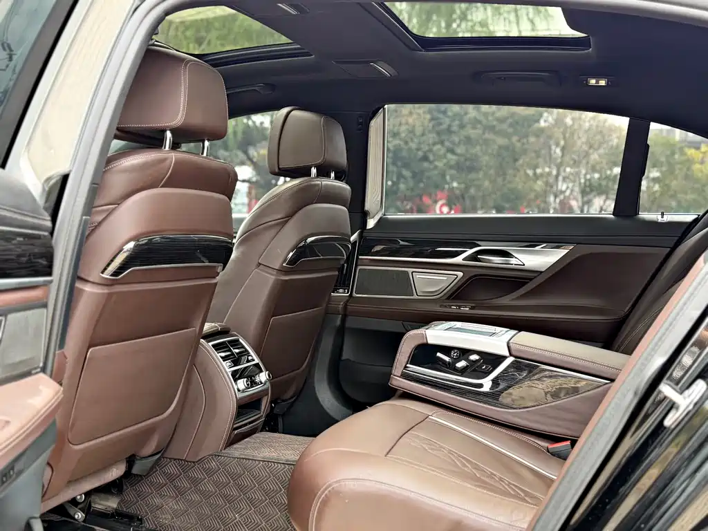 BMW 7 Series 2021 730Li M Sports Package купить на сайте DeffCars