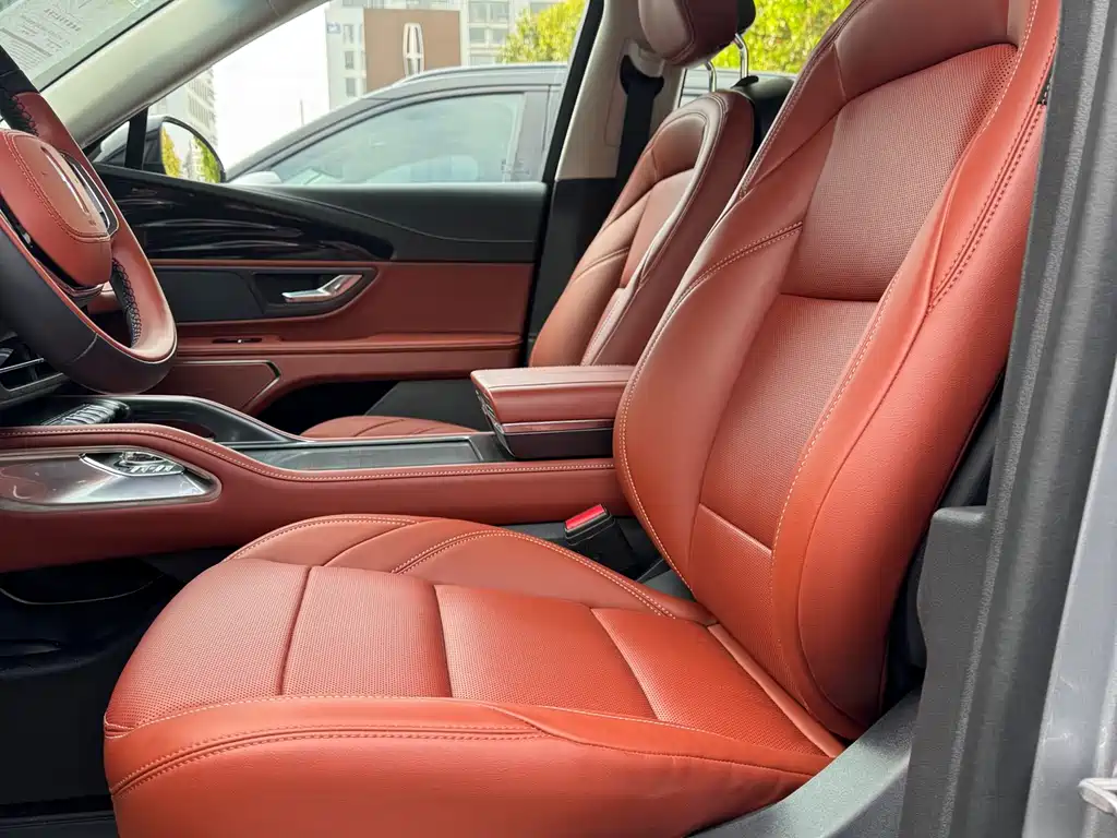 Voyager 2025 2.0T four-wheel drive Zunyi hybrid version купить на сайте DeffCars