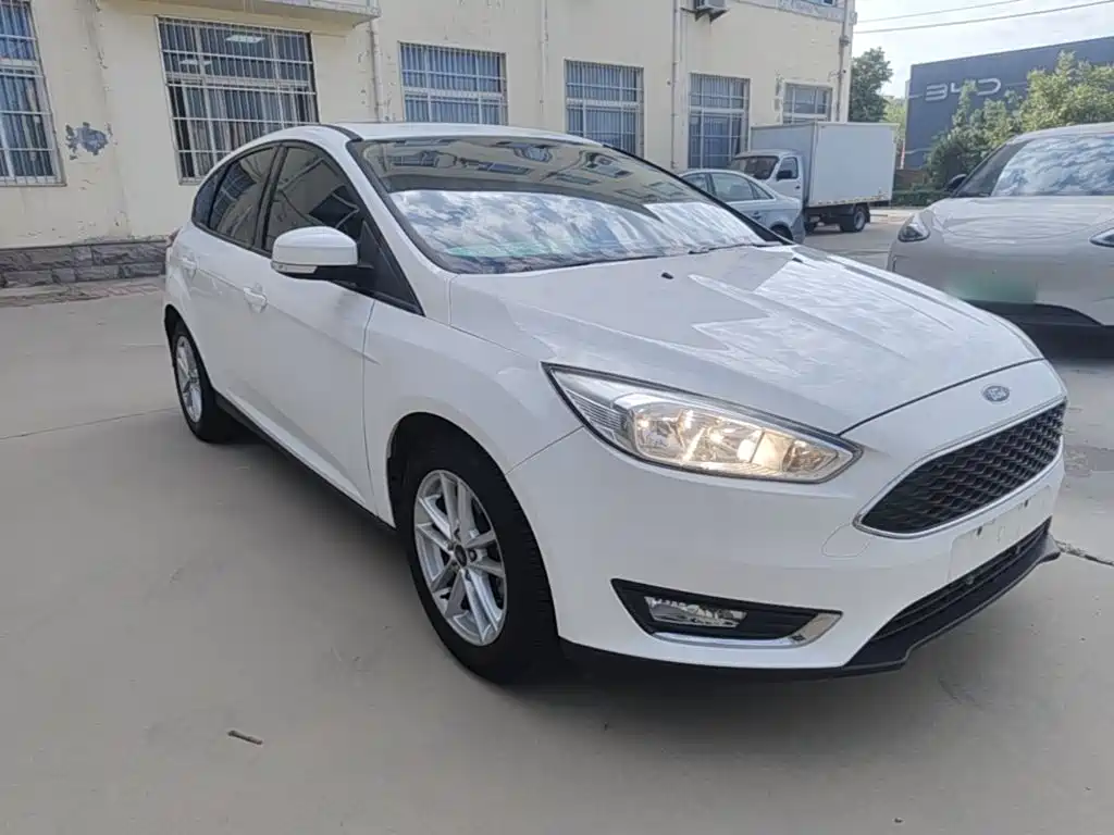 Focus 2017 hatchback 1.6L automatic stylish smart mobility version купить на сайте DeffCars