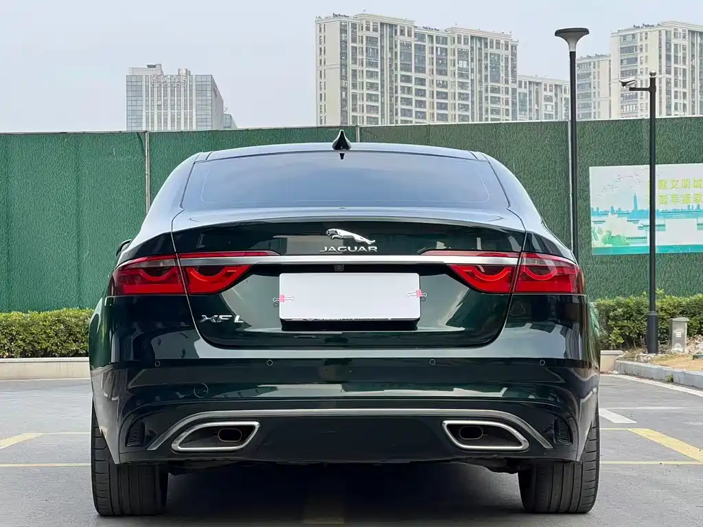 Jaguar XFL 2022 XFL 2.0T P250 two-wheel drive exclusive luxury version купить на сайте DeffCars