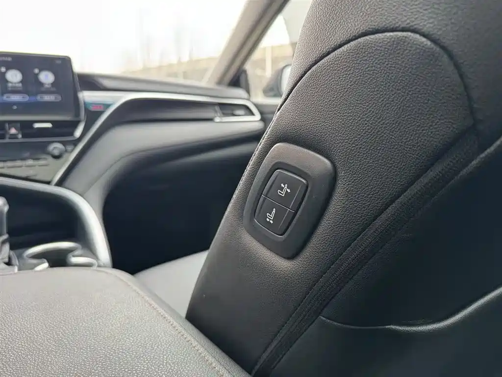 Camry 2021 2.0G Deluxe Edition купить на сайте DeffCars