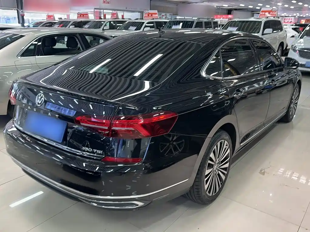 Passat 2019 330TSI Premium Edition National V купить на сайте DeffCars