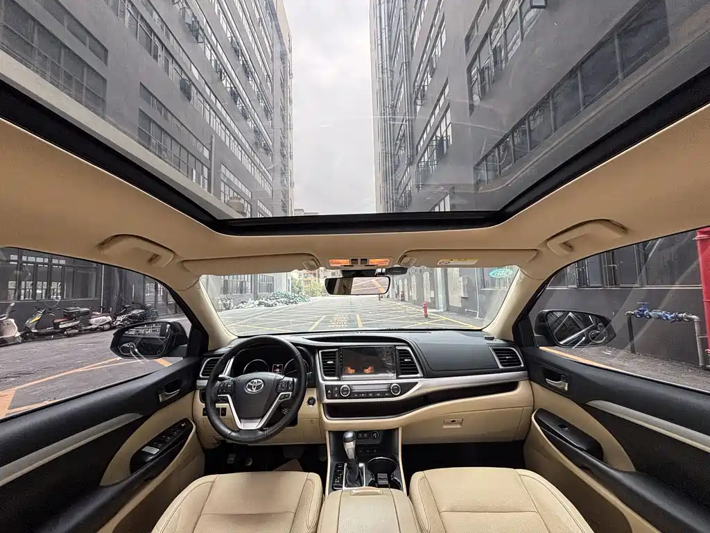 Highlander 2018 2.0T four-wheel drive luxury version, 7 seats, National VI купить на сайте DeffCars