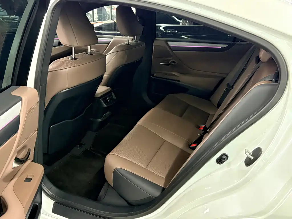 Lexus ES 2025 200 Premium Edition купить на сайте DeffCars
