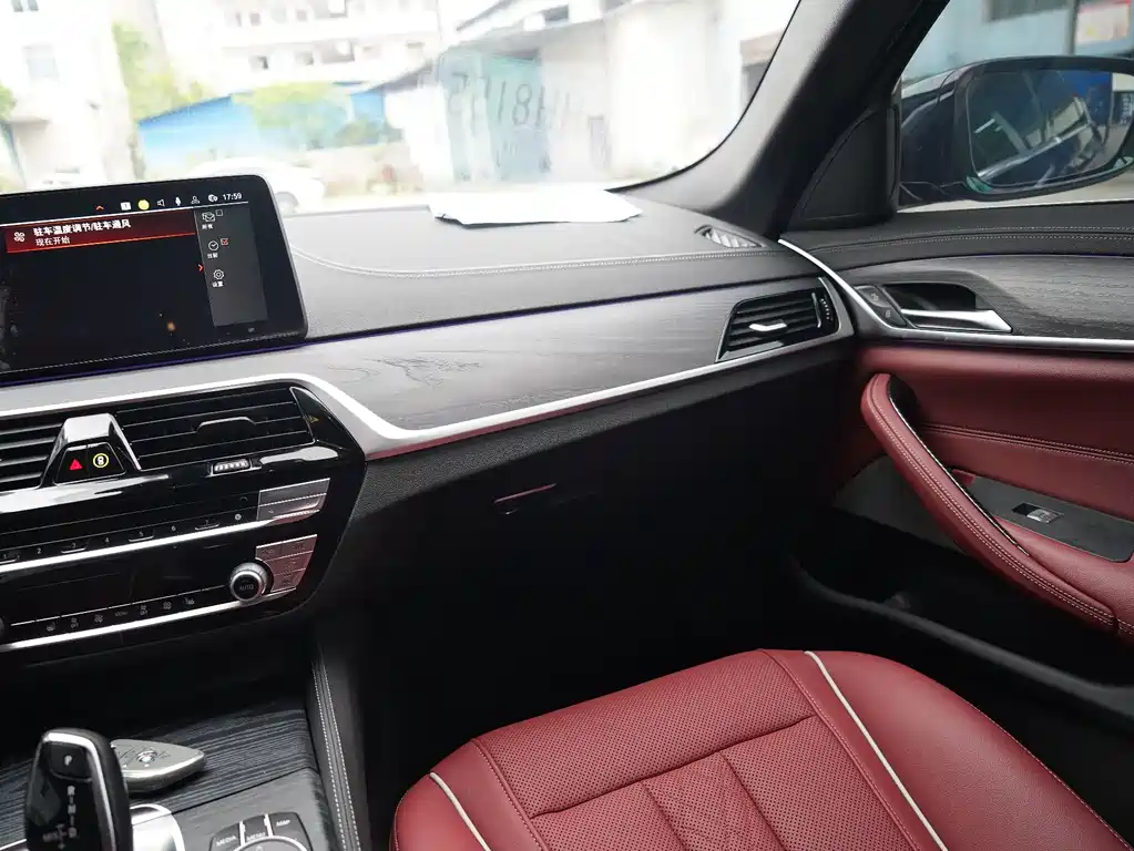 BMW 5 Series 2023 facelift 530Li leading M sports package купить на сайте DeffCars