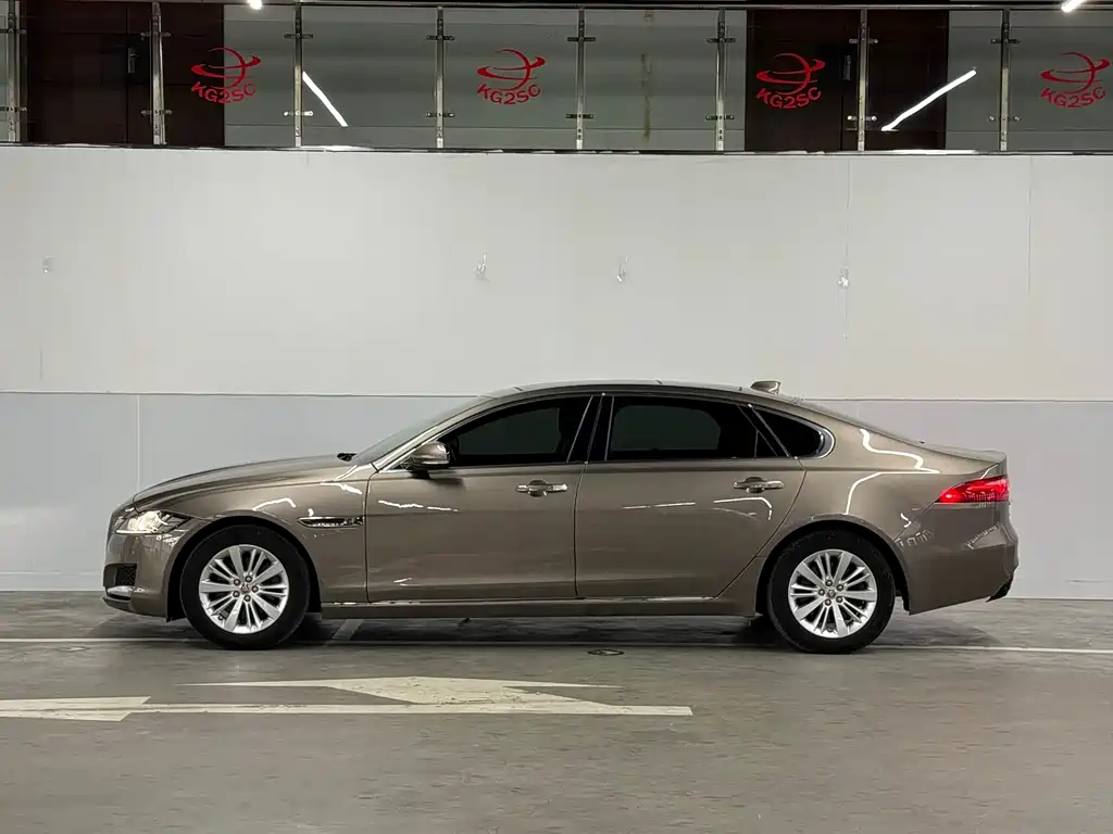 Jaguar XFL 2017 2.0T 240PS Deluxe Edition купить на сайте DeffCars