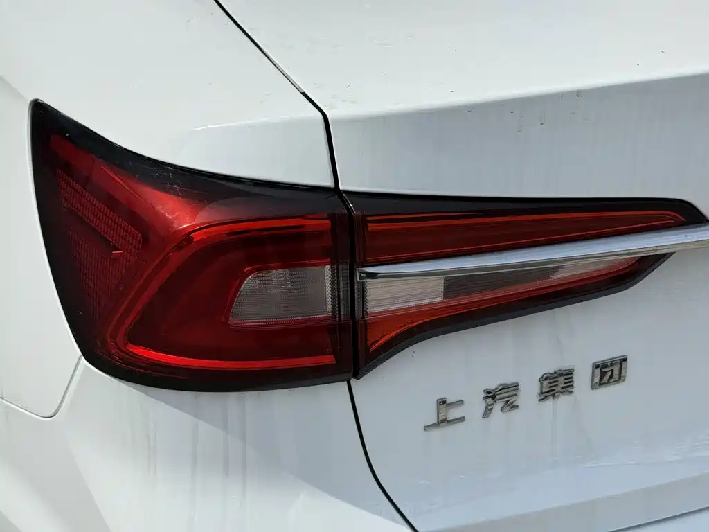 Roewe i5 2020 1.5L automatic 4G Internet leading version купить на сайте DeffCars