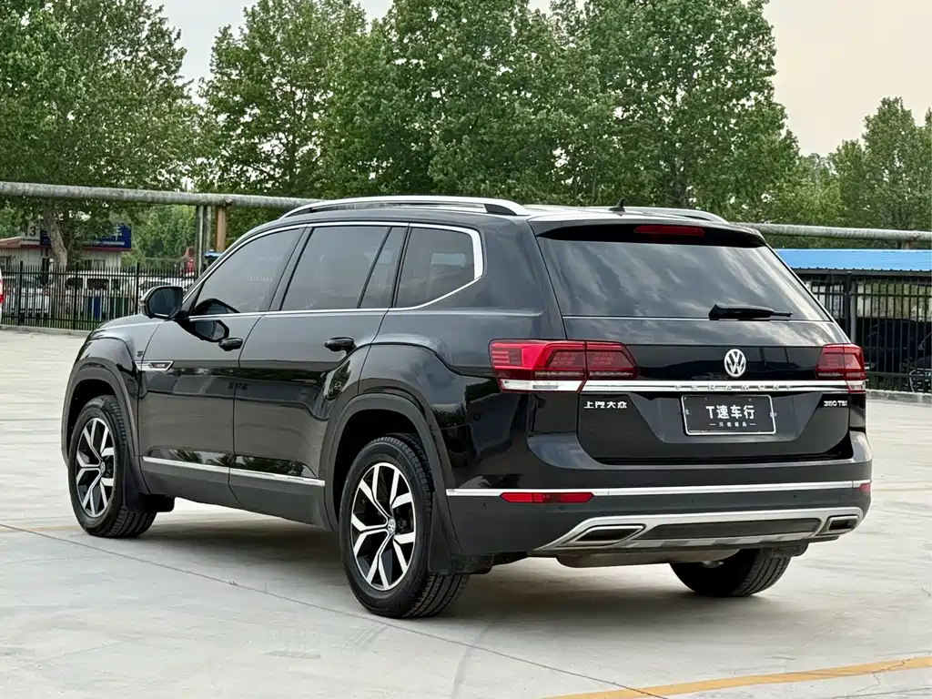 Touron 2017 380TSI four-wheel drive luxury version купить на сайте DeffCars