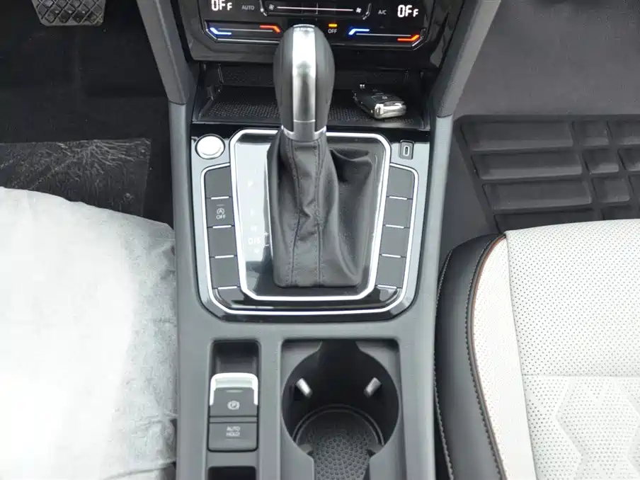 Magotan 2026 model 30 million units selected 380TSI DSG luxury model купить на сайте DeffCars