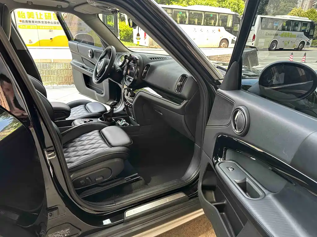 MINI COUNTRYMAN 2018 1.5T COOPER ALL4 Classic купить на сайте DeffCars