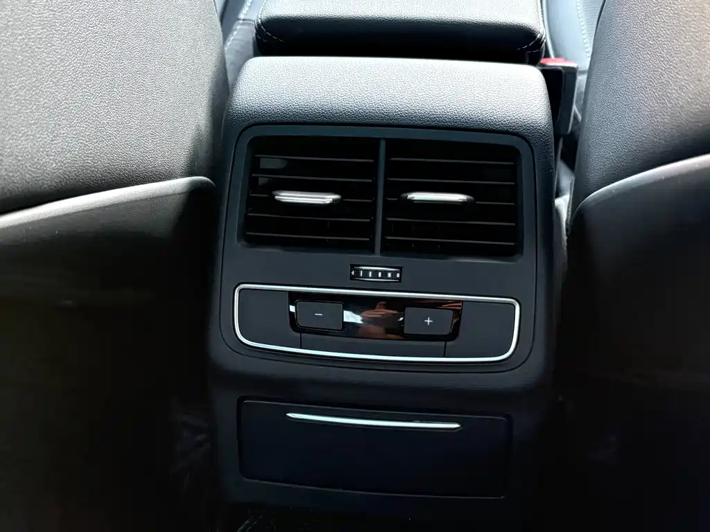 Audi A4L 2023 40 TFSI luxury and dynamic model купить на сайте DeffCars