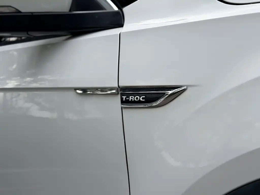 T-ROC 2018 280TSI DSG two-wheel drive comfort model National V купить на сайте DeffCars
