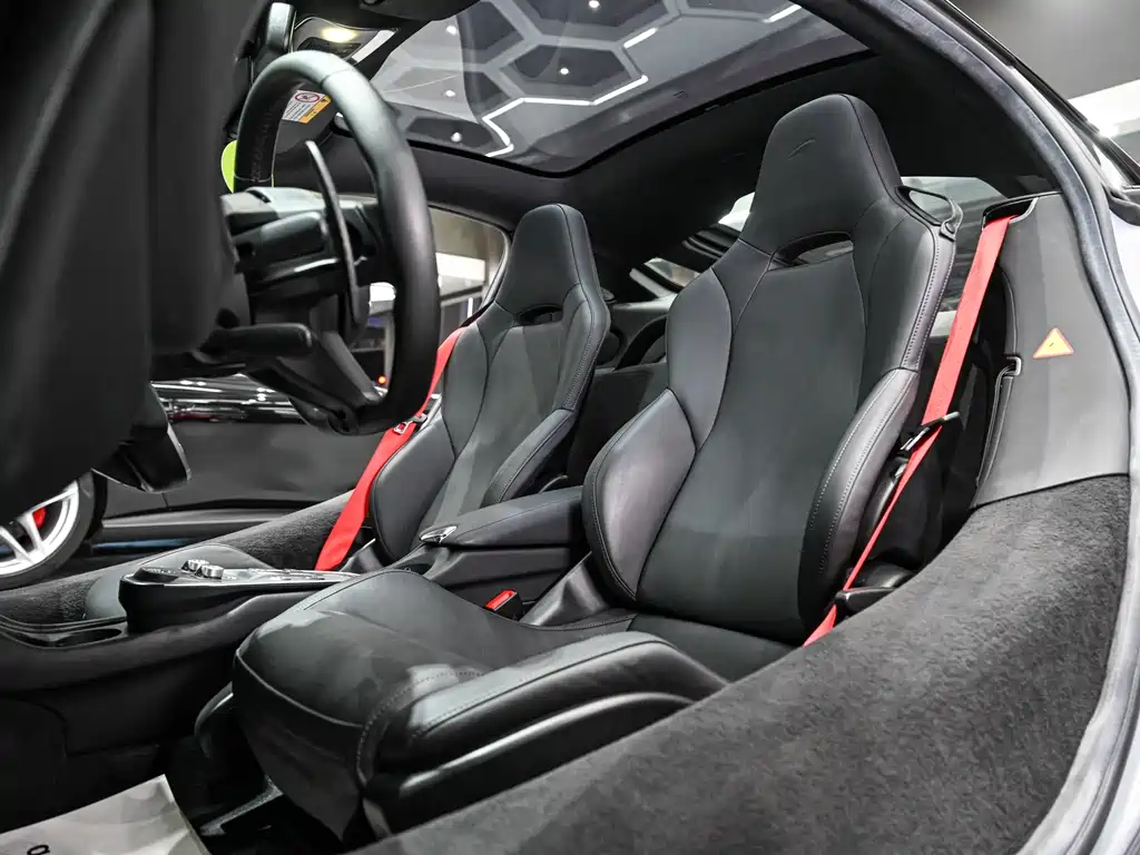 McLaren GT 2019 4.0T Standard Model купить на сайте DeffCars
