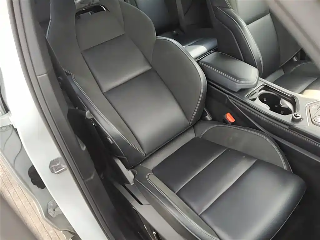 Lynk & Co 01 2023 1.5TD EM-F AM купить на сайте DeffCars