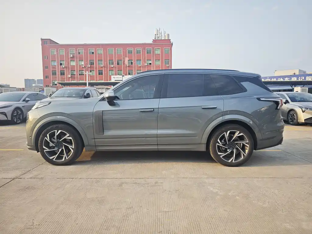 Lynk & Co 09 2021 2.0T Halo six-seater купить на сайте DeffCars