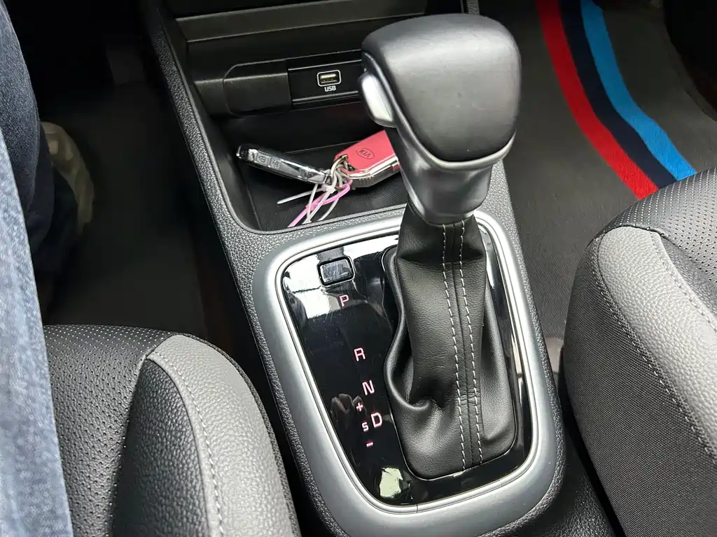 Yipao 2021 1.4L CVT sunroof model купить на сайте DeffCars