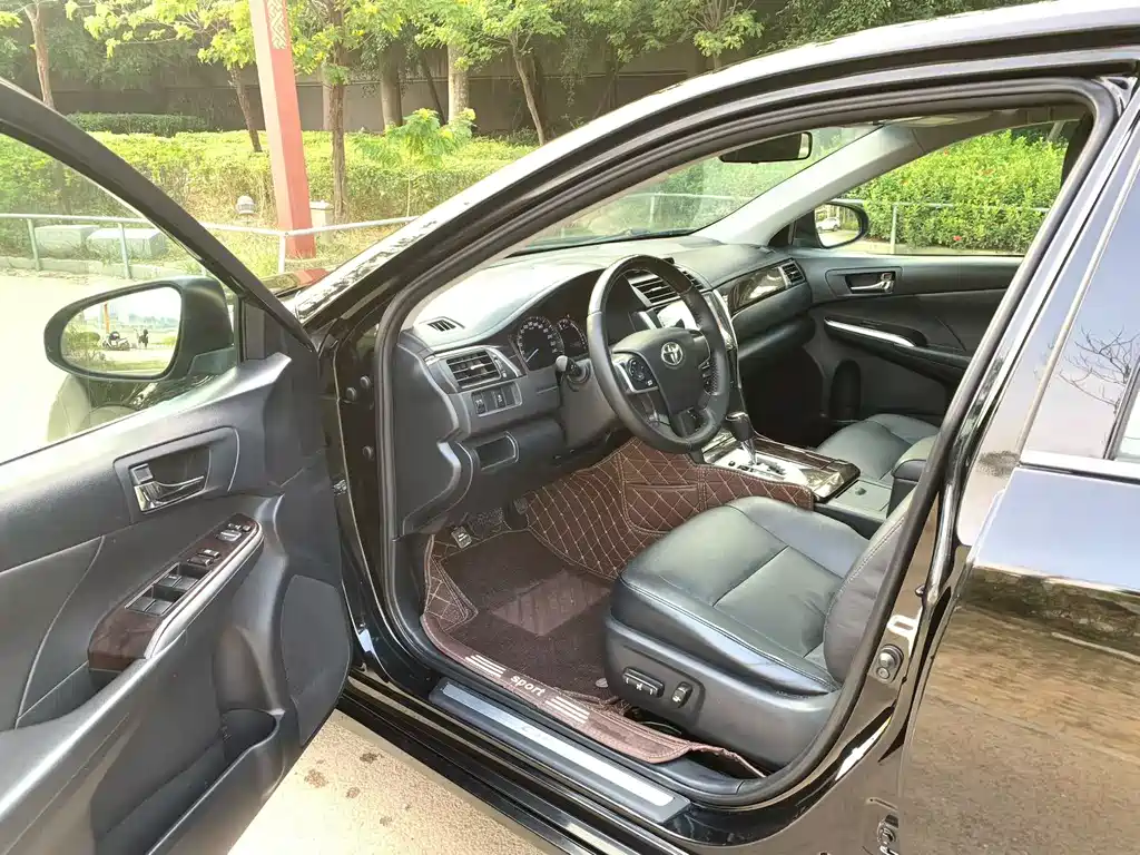 Camry 2016 2.0G 10th Anniversary Leading Edition купить на сайте DeffCars