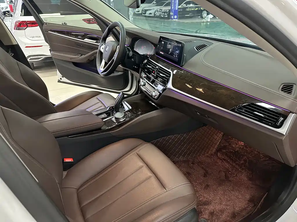 BMW 5 Series 2020 525Li Luxury Package купить на сайте DeffCars