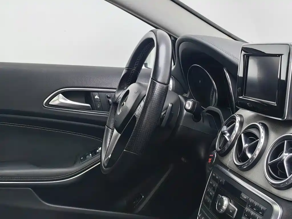 Mercedes-Benz GLA 2015 GLA 220 4MATIC luxury model купить на сайте DeffCars