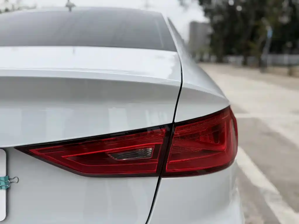 Audi A3 2016 Limousine 35 TFSI LinkedIn type купить на сайте DeffCars