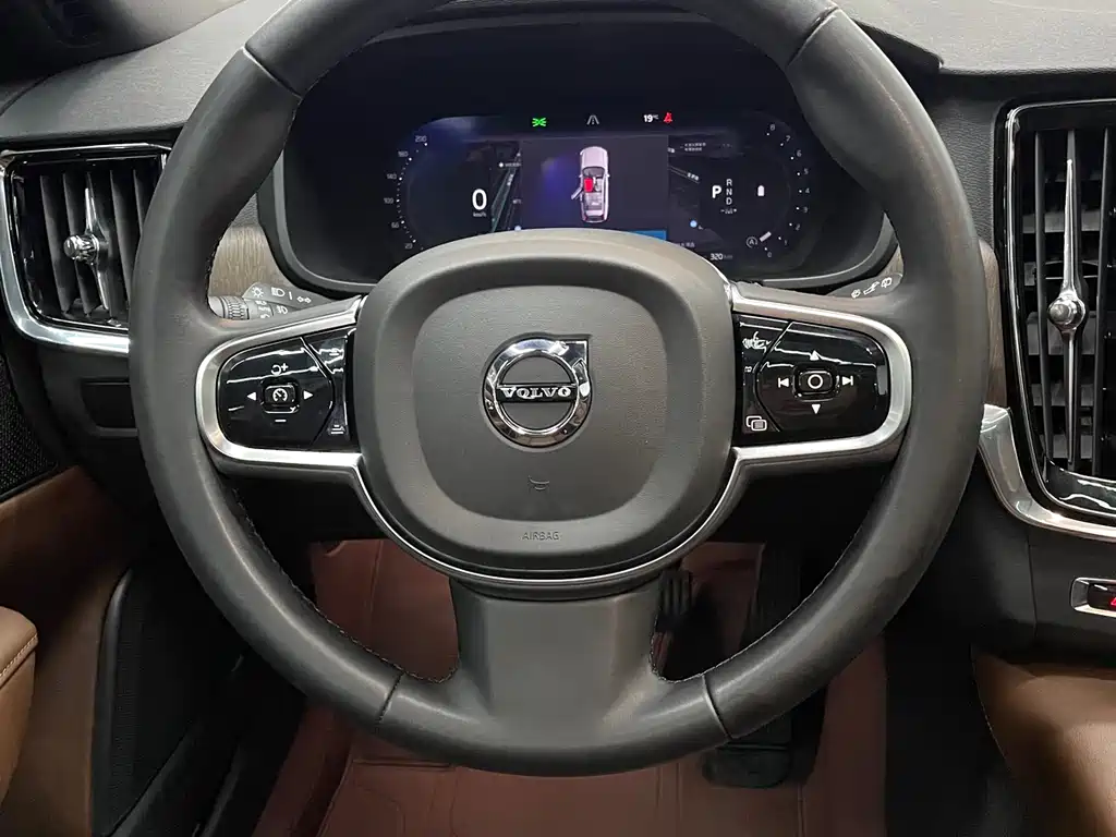 Volvo V90 2024 Cross Country B5 AWD Zhiyuan Edition купить на сайте DeffCars