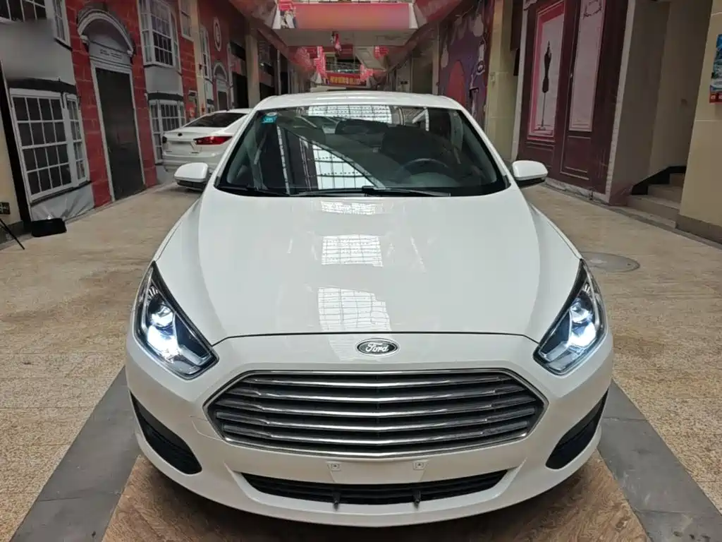 Escort 2019 facelift 1.5L automatic quality model (tire pressure monitoring) National VI купить на сайте DeffCars