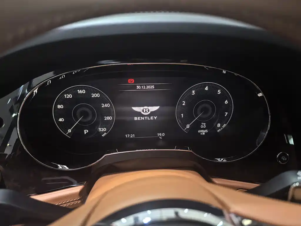 Bentayga 2021 4.0T V8 купить на сайте DeffCars