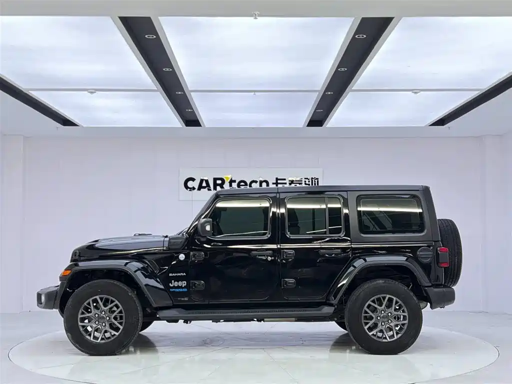 Wrangler New Energy 2021 Four-door 2.0T 4xe Sahara купить на сайте DeffCars