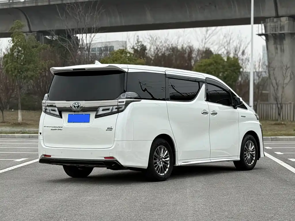 Wilfa 2021 Crown Dual Engine 2.5L HV Premium Edition купить на сайте DeffCars