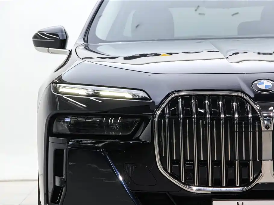 BMW 7 Series 2023 740Li Leading M Sports Package купить на сайте DeffCars