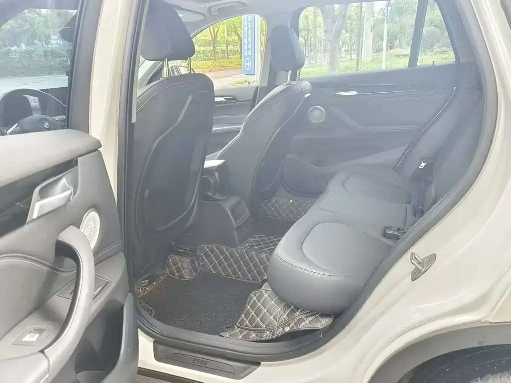 BMW X1 2022 sDrive20Li Fashion Model купить на сайте DeffCars