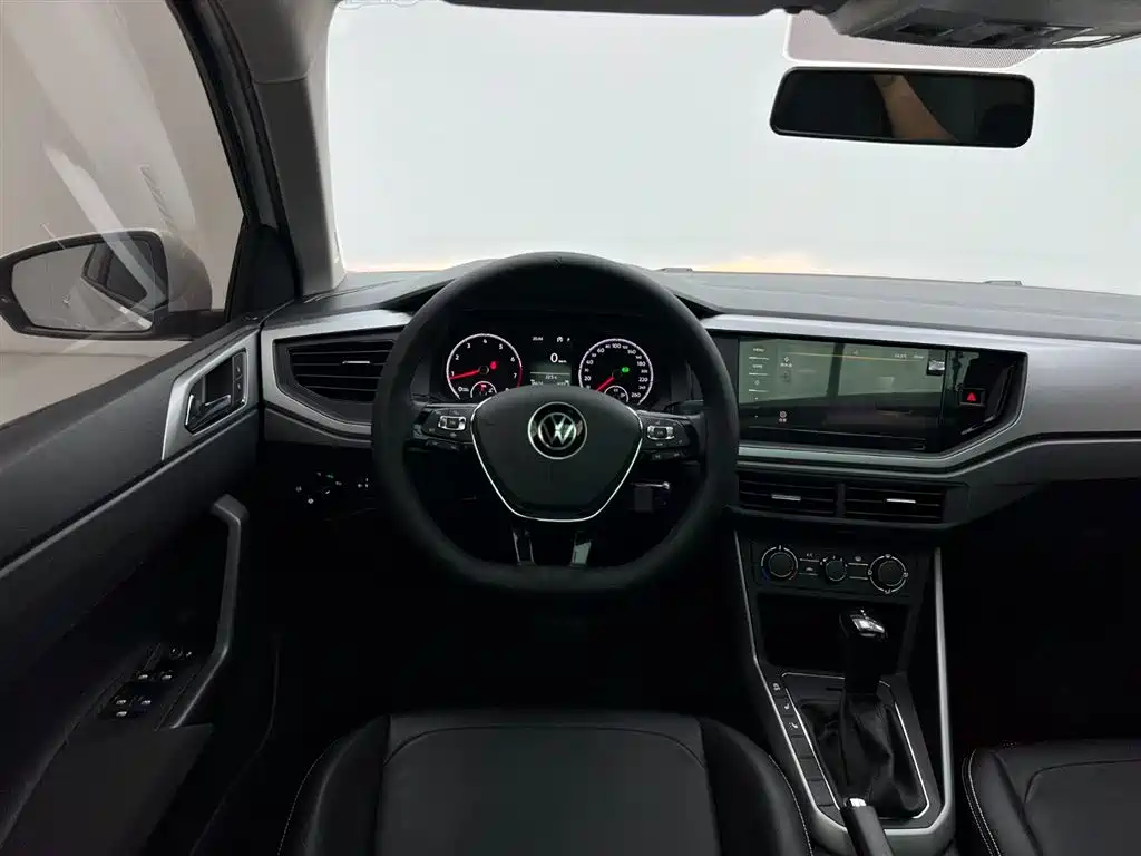 Polo 2021 Plus 1.5L Automatic Panoramic Enjoyment Edition купить на сайте DeffCars