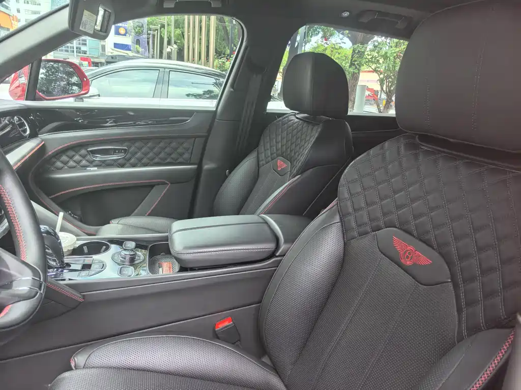 Bentayga 2021 4.0T V8 купить на сайте DeffCars