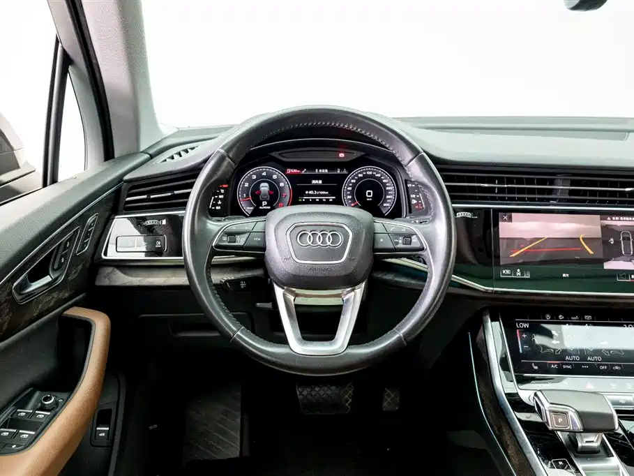 Audi Q7 2023 55 TFSI quattro S line sports купить на сайте DeffCars