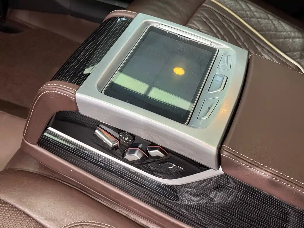 BMW 7 Series 2021 740Li Leading M Sports Package купить на сайте DeffCars