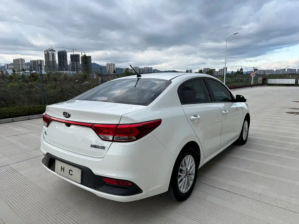 Kia K2 2017 Sedan 1.4L AT 15th Anniversary Special Edition GLS купить на сайте DeffCars
