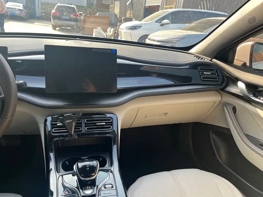 Qin PLUS 2024 Honor Edition DM-i 55KM Leading Type купить на сайте DeffCars