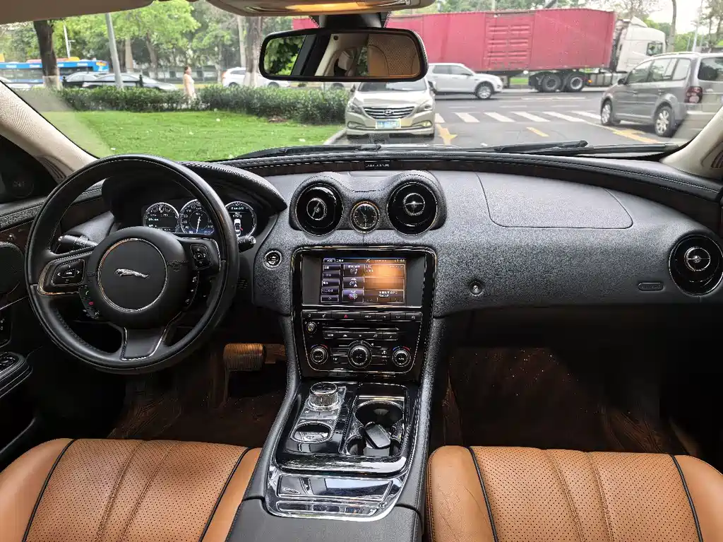 Jaguar XJ 2014 XJL 3.0 SC 2WD Exclusive Business Edition купить на сайте DeffCars