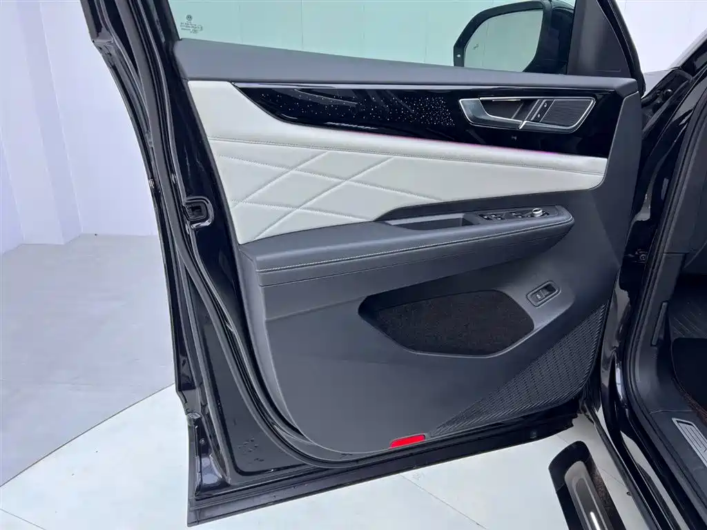 Touron 2023 facelift 380TSI four-wheel drive luxury version купить на сайте DeffCars
