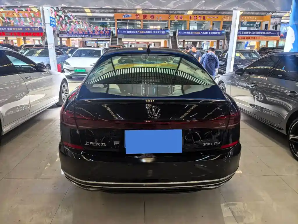 Passat 2023 330TSI Deluxe Edition купить на сайте DeffCars