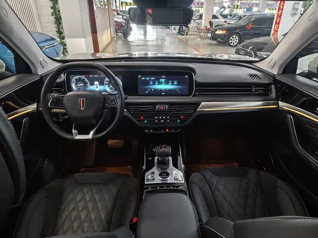 Hongqi HS5 2019 2.0T Zhilian Qixiang four-wheel drive version купить на сайте DeffCars