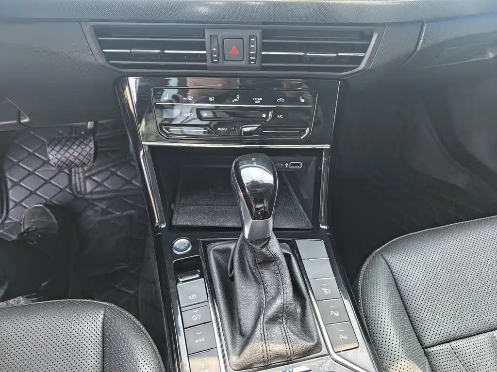 Passat New Energy 2022 430PHEV Hybrid Luxury Edition купить на сайте DeffCars