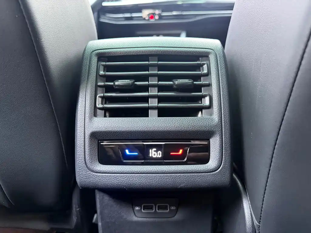Golf 2023 280TSI DSG R-Line Lite купить на сайте DeffCars