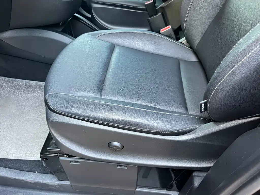 Vito 2024 2.0T Business Edition 7 seats купить на сайте DeffCars