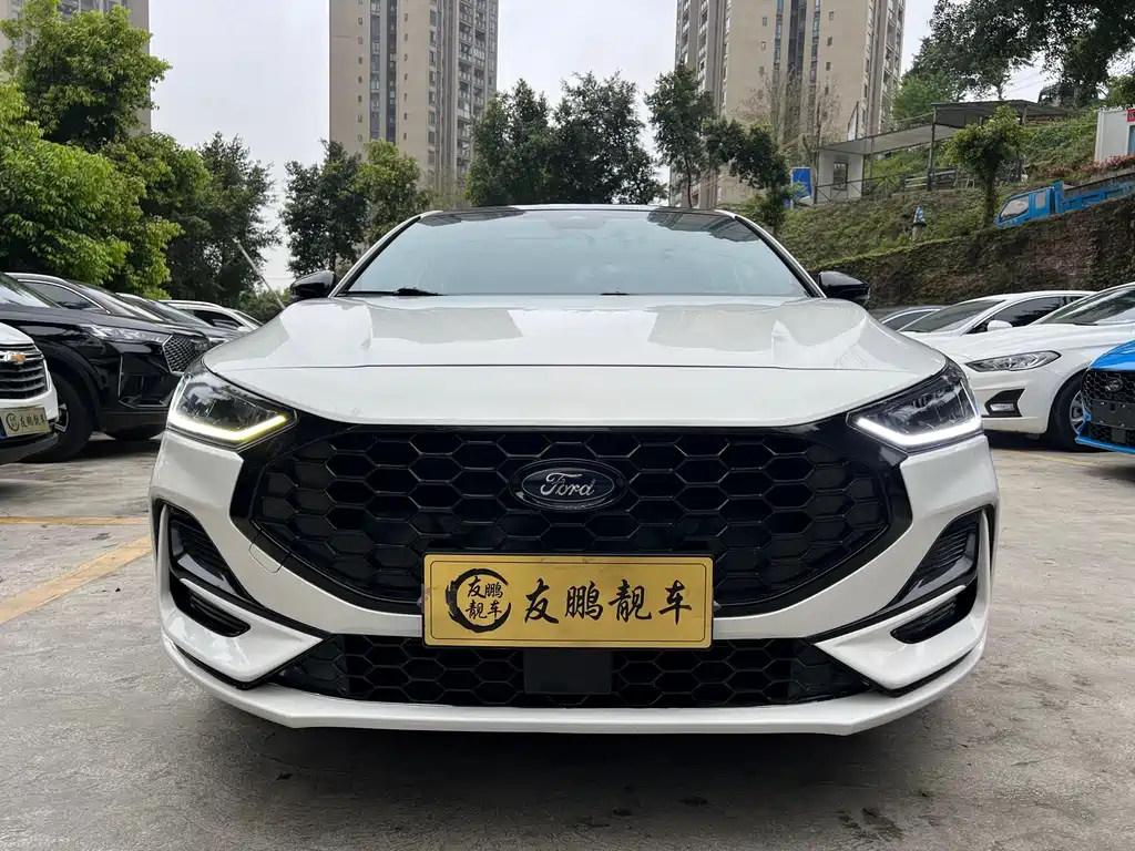 Focus 2022 Sedan EcoBoost 180 Automatic ST Line купить на сайте DeffCars